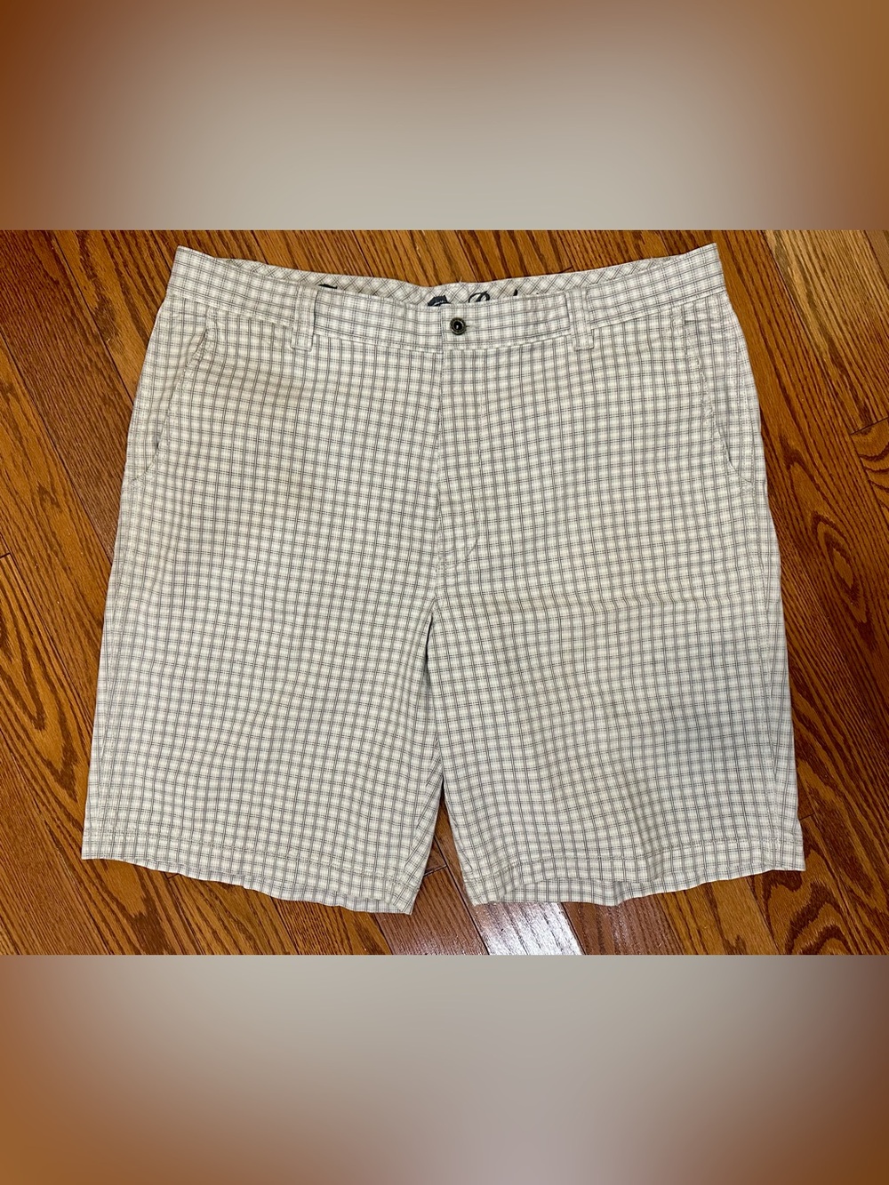 Tommy Bahama Grey and Cream Plaid Flat Front Shorts
